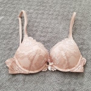 Victoria's Secret Body by Victoria Bra 32B